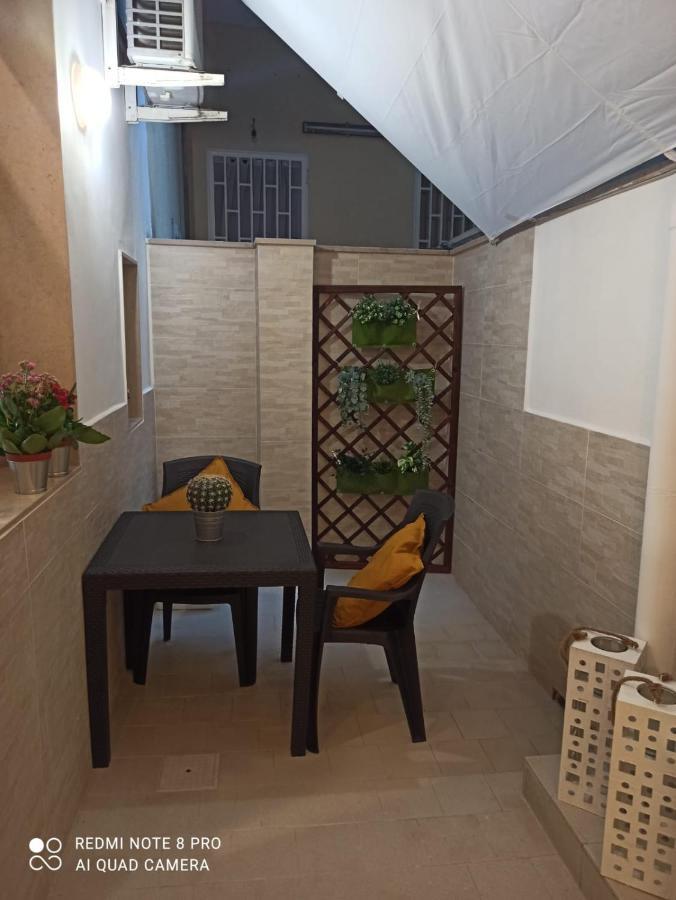Appartamento Con Cortile A 30 Mt. Dal Mare บารี ภายนอก รูปภาพ